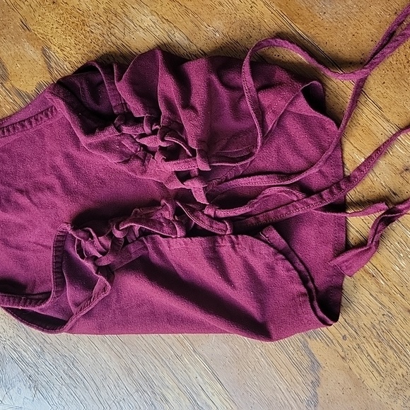 🍀Rue 21 maroon microfiber crop top!! Sexy lace down sides - Picture 4 of 7
